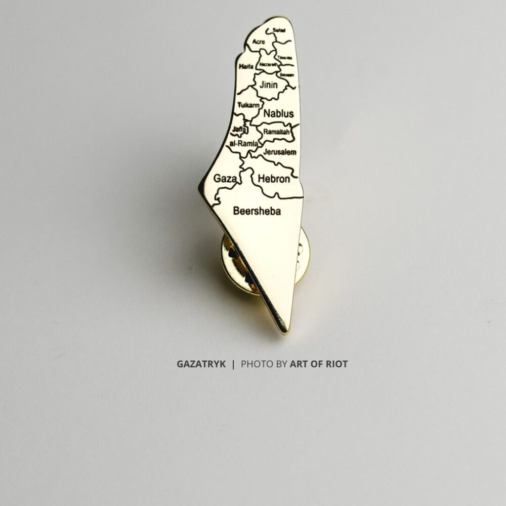Brooch - Gold map with city names