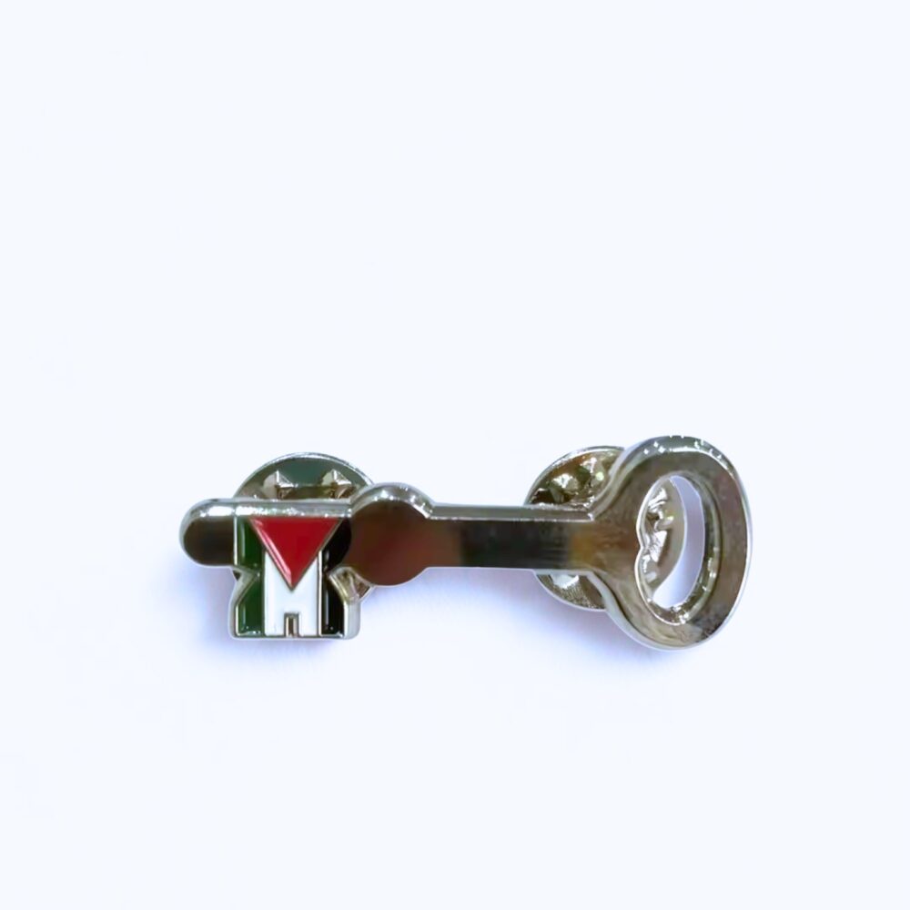 Brooch/pin - Key of return - silver